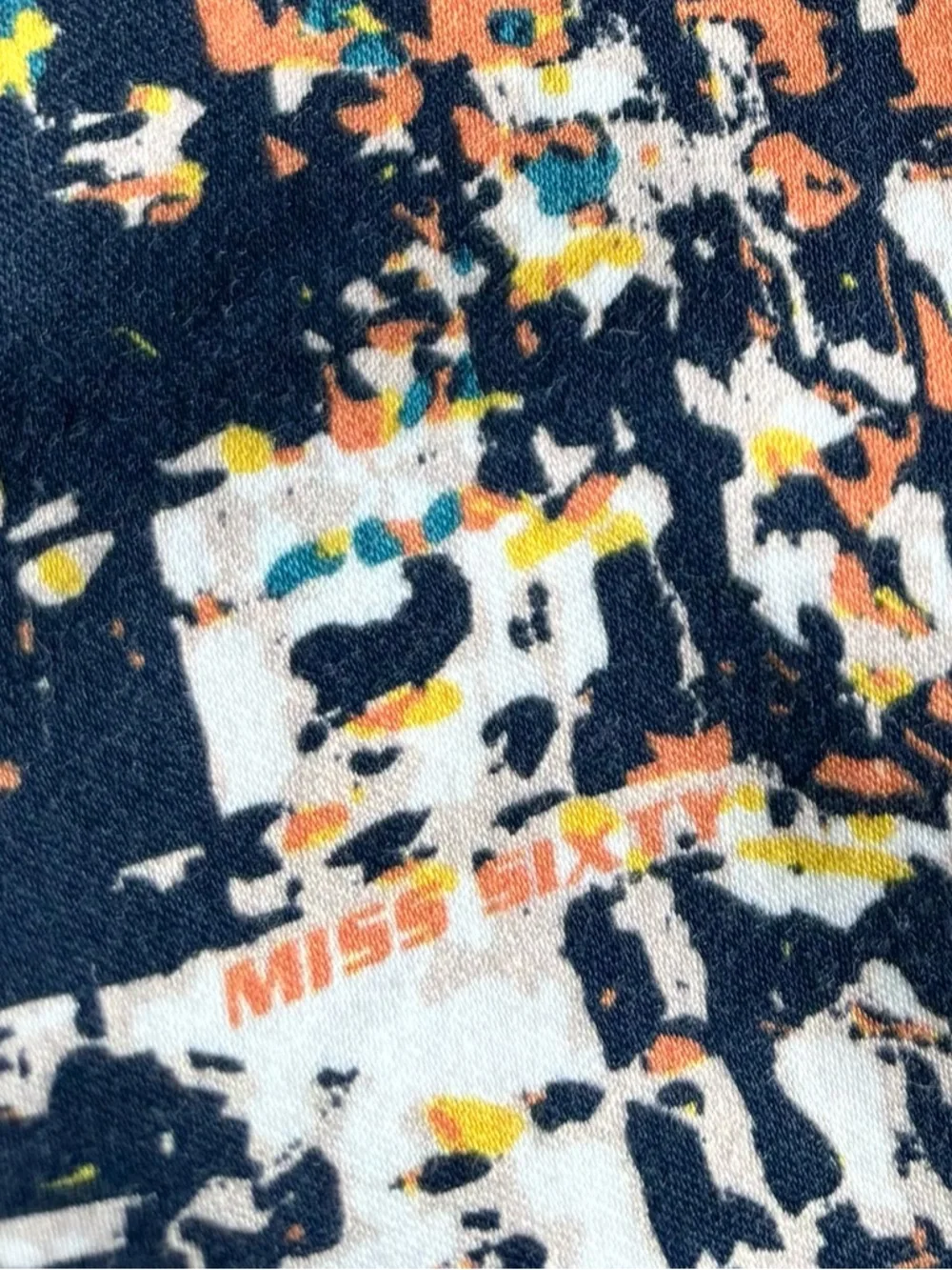 Miss Sixty Y2K/2010s Low-rise Multicolor Abstract Print Short Shorts (XS) - Picture 6 of 7